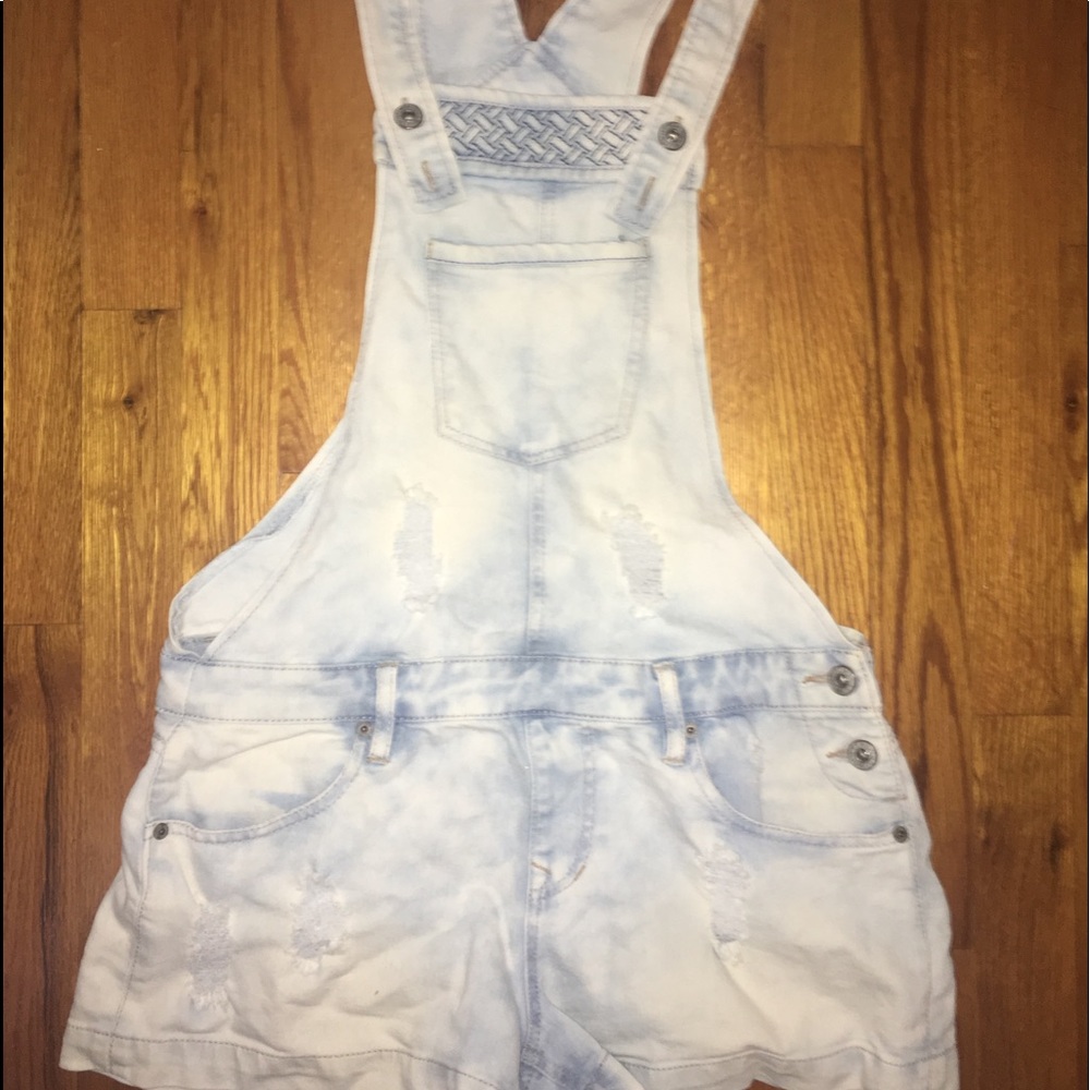Shorts overall